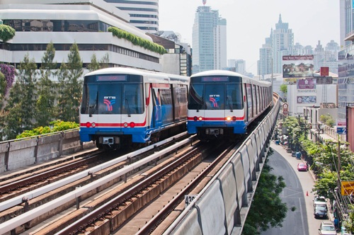  ปี 58 อสังหาฯ คึกรับรถไฟฟ้า 10 สาย