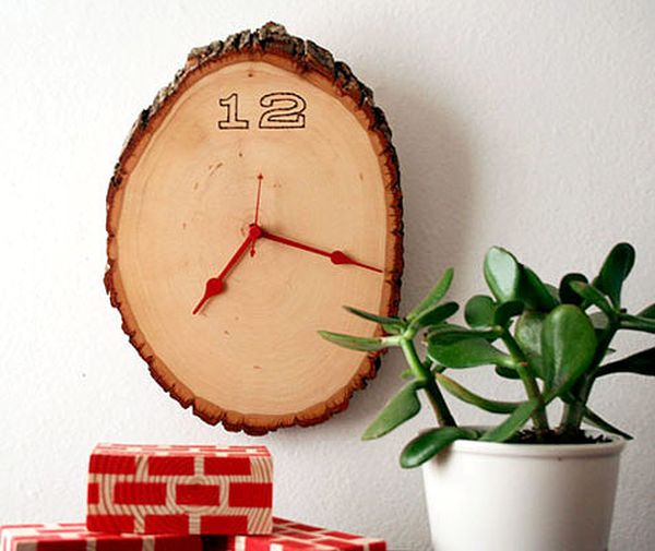 http://terrabkk.com/wp-content/uploads/2014/10/wood-sliced-clock.jpg