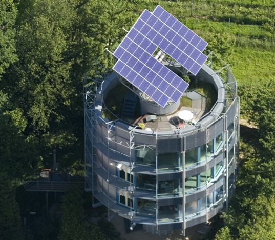 HELIOTROPE ROTATING HOUSE (FREIBURG, GERMANY)