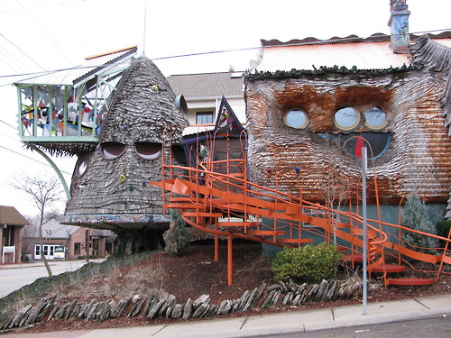 MUSHROOM HOUSE (CINCINNATI, OHIO)