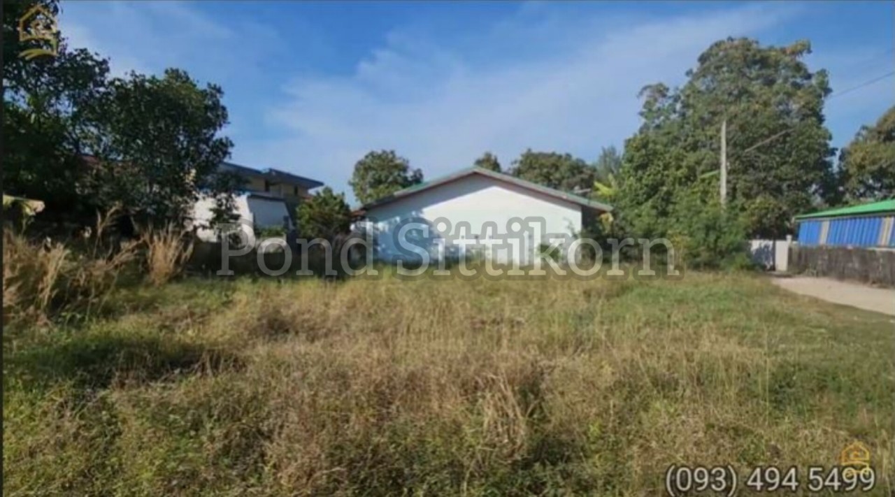 Pre-owned House - Land For Sale Suitable For Building A House ...