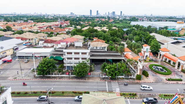 ขายที่ดินพร้อมอาคารสำนักงาน ติดถนนบางกรวย - ไทรน้อย อำเภอบางบัวทอง จังหวัดนนทบุรี (เจ้าของขายเอง)